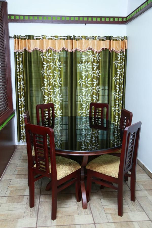 Sri Lakshmi Gardens Hotell Thekkady Exteriör bild