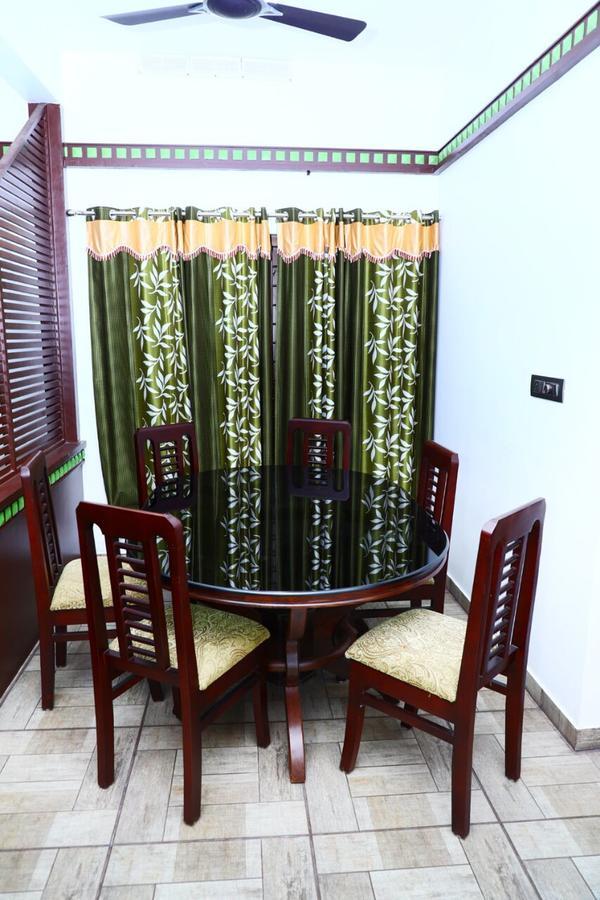 Sri Lakshmi Gardens Hotell Thekkady Exteriör bild